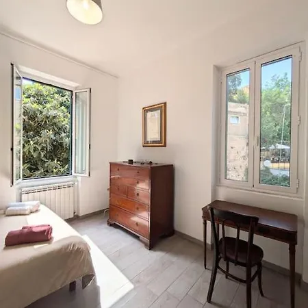 Boutique Near Saint Peter's Daire *